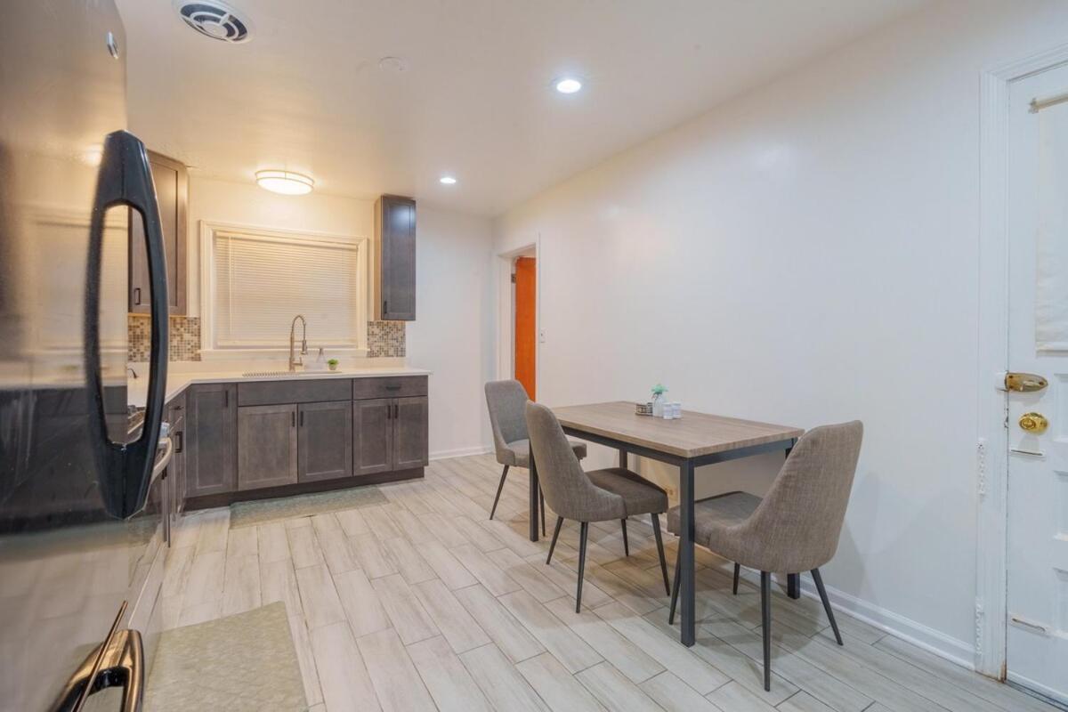 Cozy 3br With Parking Easy Access Shore Dr * Chicago