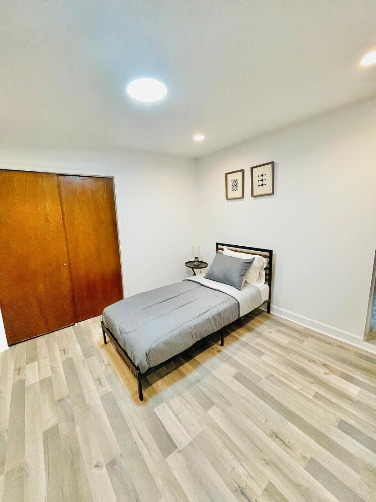 Cozy 3br With Parking Easy Access Shore Dr Apartment Chicago