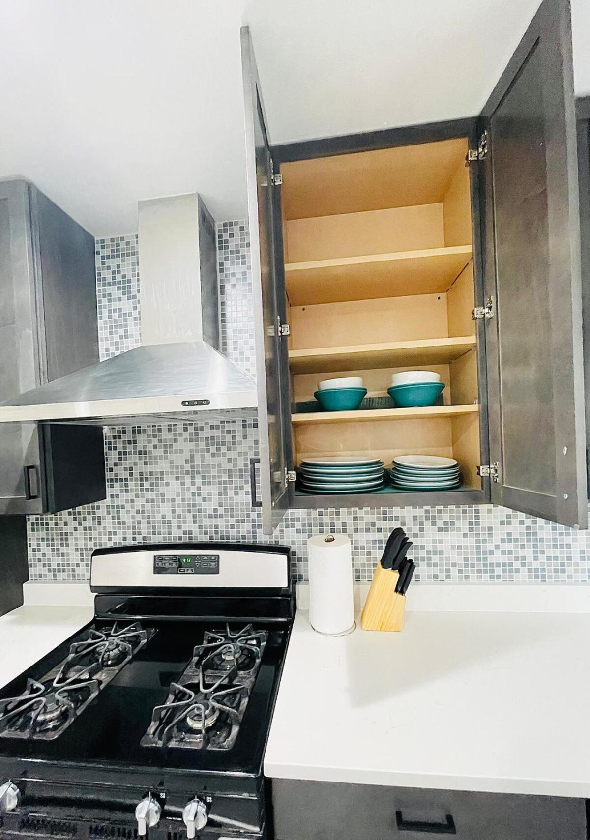 Cozy 3br With Parking Easy Access Shore Dr Chicago