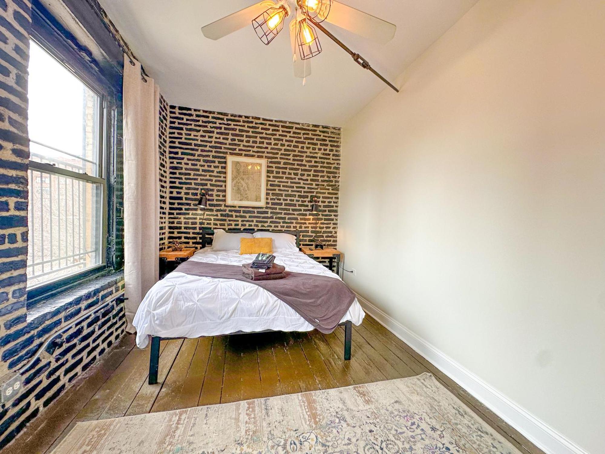 Mccormick Place Spacious 5br With Pool Table & Optional Parking Sleeps 10 Near Soldier Field And Grant Park Apartment *