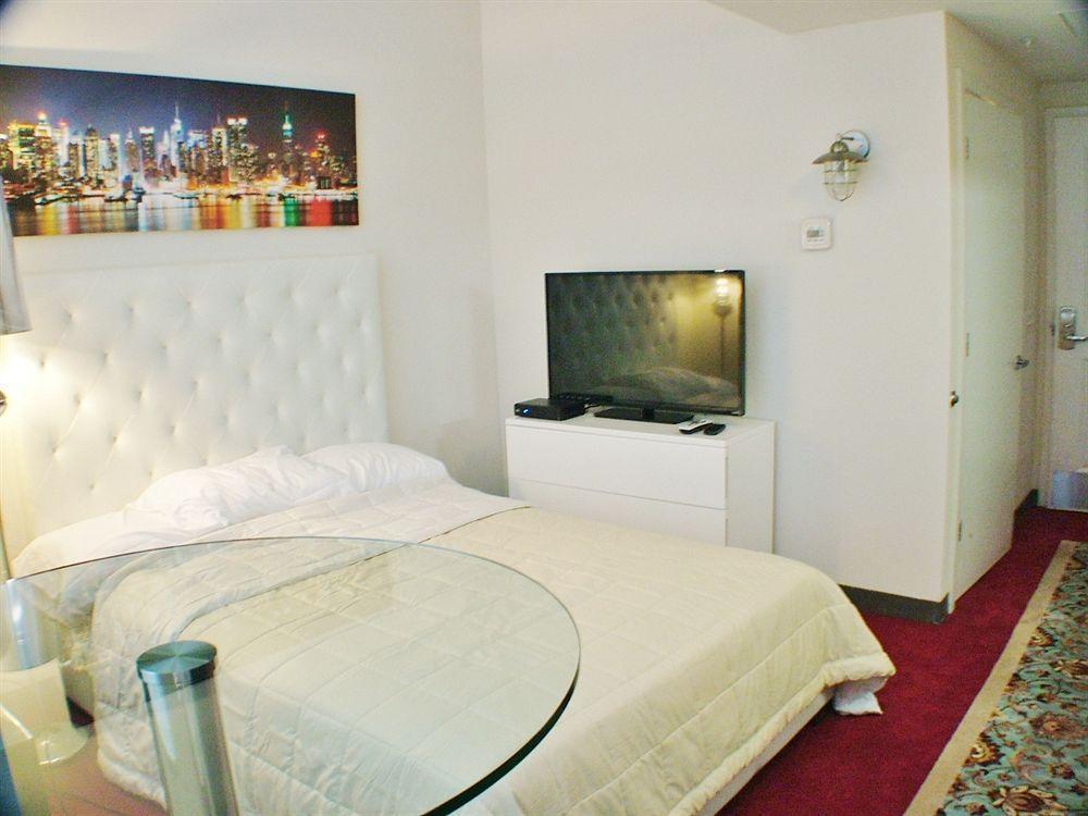The Collection Millennium Park Hotel 2*