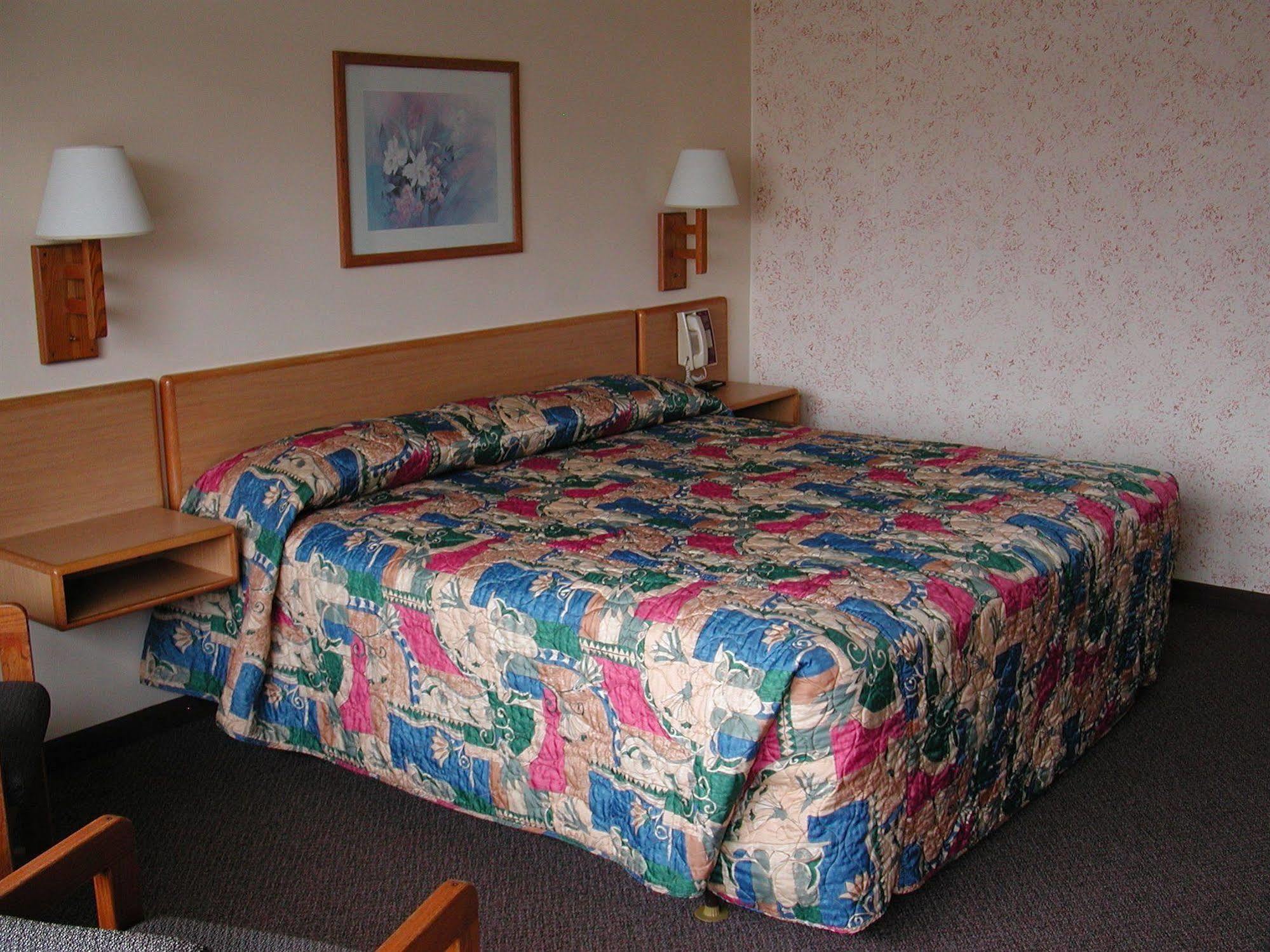 Motel Heart O' 2*