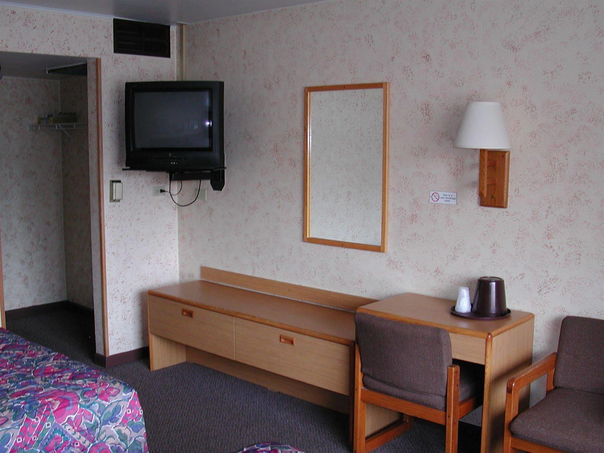 Heart O' Motel 2*